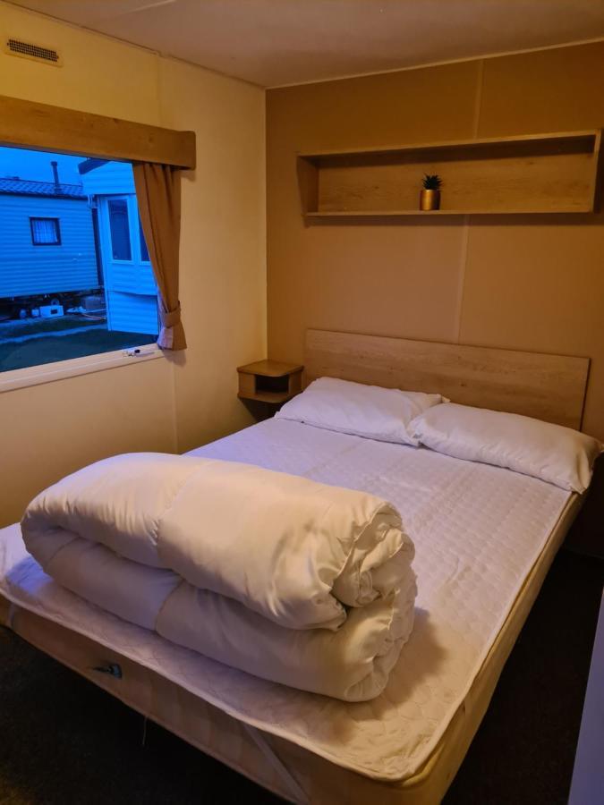Cosy, Family Caravan Near The Beach Clacton-on-Sea Exterior photo